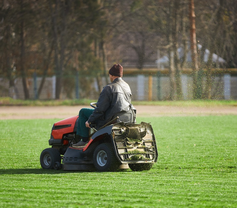 How Often to Mow Commercial Properties in Peak Season